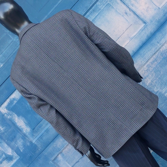 Vito Rufolo (Italy) Positano Lanificio di Pray Luxury Fabric (2) Button Blazer